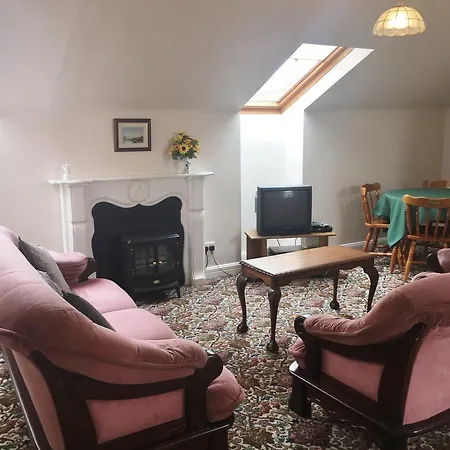 Апартаменты Mellottes Self Catering Cornamona